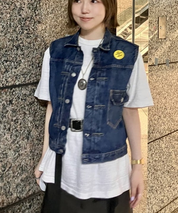 小原 もこさんの「BEAMS WOMEN｜WAREHOUSE & CO. / 別注 ステンシル13 Tシャツ」を使ったコーディネート