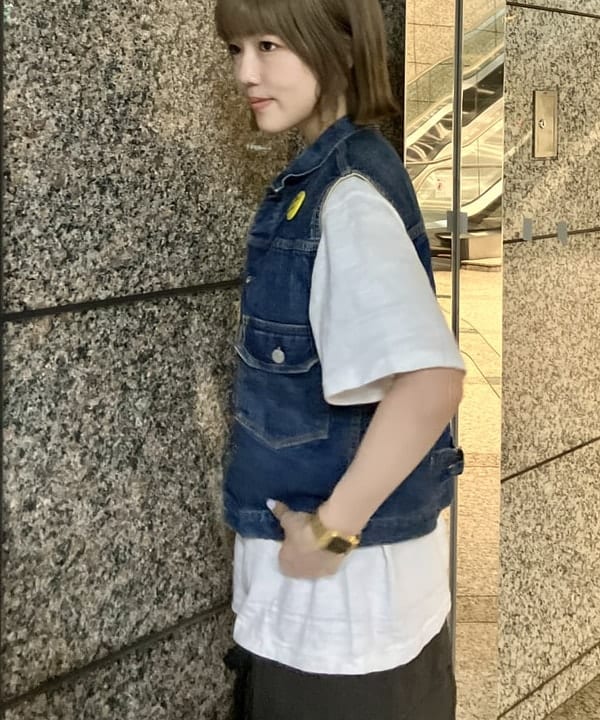 小原 もこさんの「BEAMS WOMEN｜WAREHOUSE & CO. / 別注 ステンシル13 Tシャツ」を使ったコーディネート