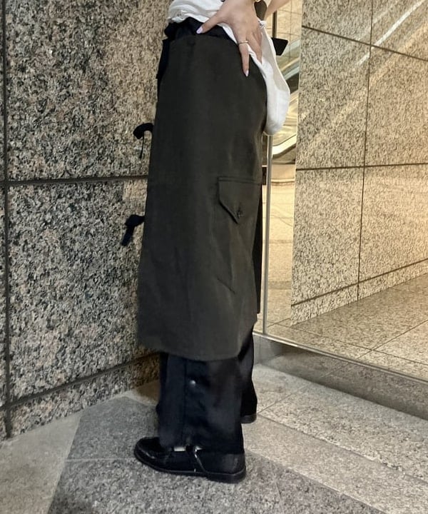 小原 もこさんの「BEAMS WOMEN｜WAREHOUSE & CO. / 別注 ステンシル13 Tシャツ」を使ったコーディネート