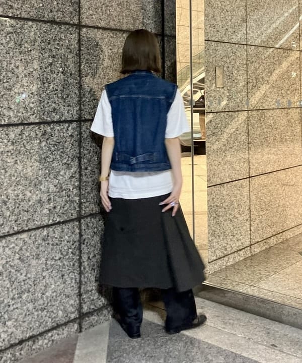 小原 もこさんの「BEAMS WOMEN｜WAREHOUSE & CO. / 別注 ステンシル13 Tシャツ」を使ったコーディネート