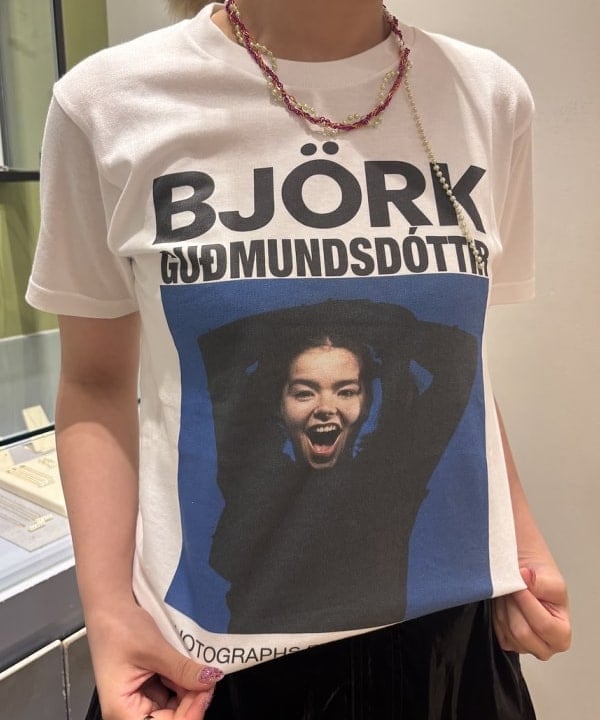 山本 里南さんの「BEAMS WOMEN｜グロッシー バルーン スカート」を使ったコーディネート