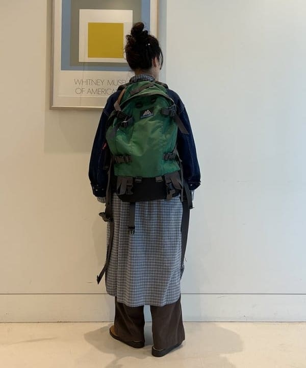 清水 彩乃さんの「BEAMS WOMEN｜【別注】GREGORY / VINTAGE DAY AND A HALF」を使ったコーディネート