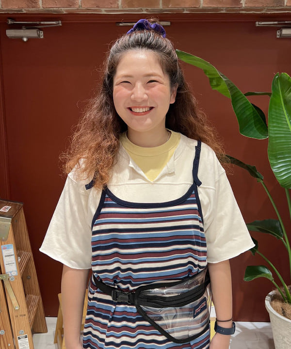 エノモト アミさんの「BEAMS WOMEN｜ナンバリング プリント フットボール ショートスリーブ」を使ったコーディネート