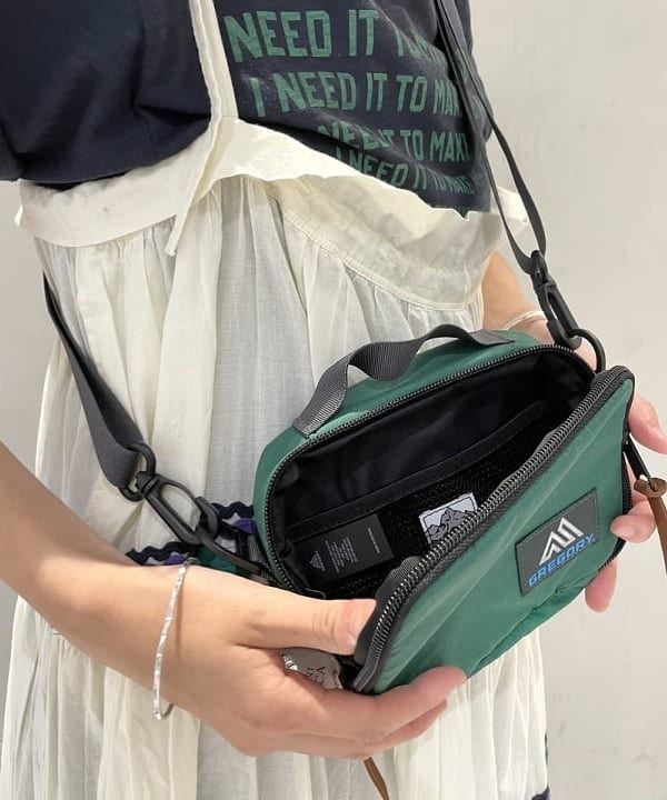 津藤 理佐子さんの「BEAMS WOMEN｜【別注】GREGORY / VINTAGE MINI MISSION PACK」を使ったコーディネート