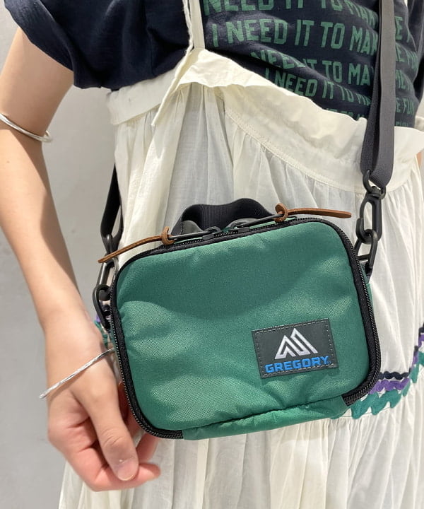 津藤 理佐子さんの「BEAMS WOMEN｜【別注】GREGORY / VINTAGE MINI MISSION PACK」を使ったコーディネート