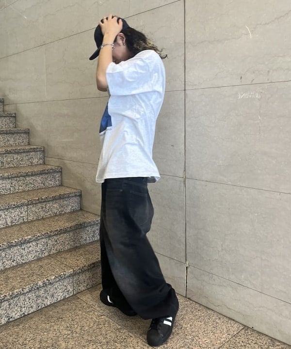 菊田 悠さんの「BEAMS WOMEN｜BEAMS / ワイドフィット デニムパンツ」を使ったコーディネート