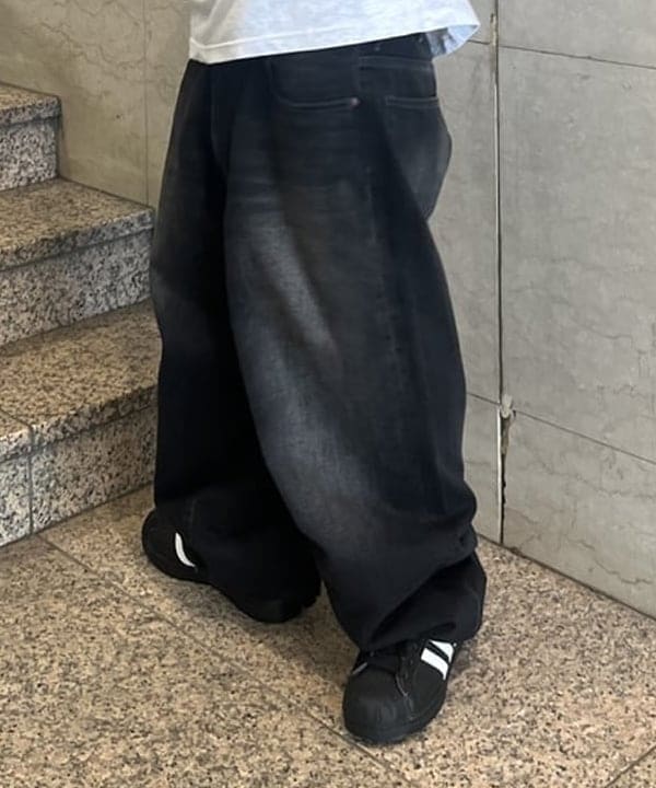 菊田 悠さんの「BEAMS WOMEN｜BEAMS / ワイドフィット デニムパンツ」を使ったコーディネート