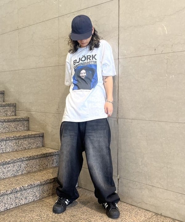 菊田 悠さんの「BEAMS WOMEN｜BEAMS / ワイドフィット デニムパンツ」を使ったコーディネート