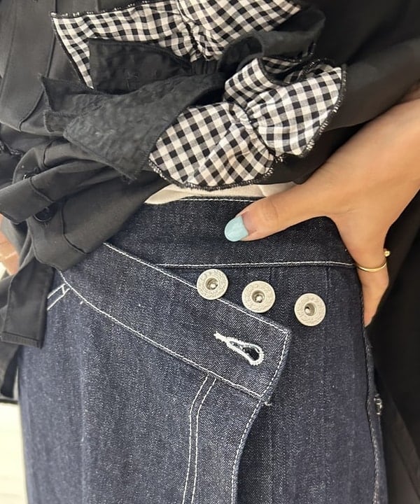 MATSUMOTO AMIさんの「BEAMS WOMEN｜【別注】TORI-TO / リボン シャツ」を使ったコーディネート