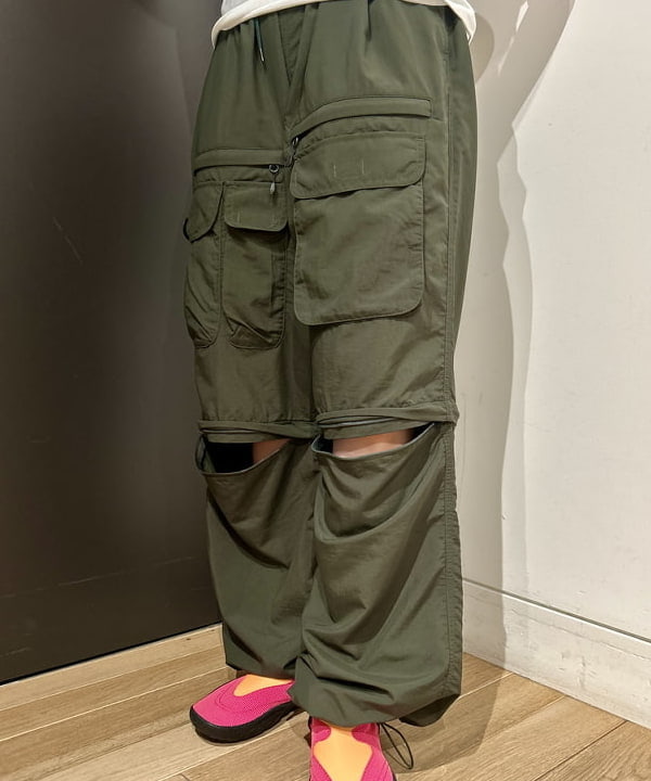 早川 萌子さんの「BEAMS WOMEN｜【別注】Kevin Cummins / 「Bjork」Photo T①」を使ったコーディネート