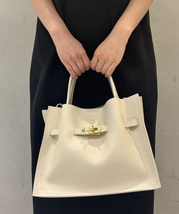 野村 美紅さんの「BEAMS WOMEN｜SHISEI / MM TIGHT SQUARE スリッポン」を使ったコーディネート