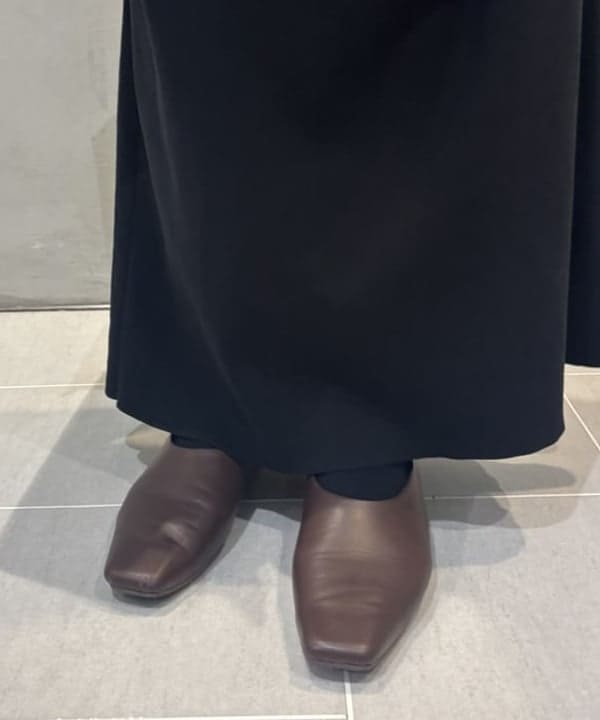 野村 美紅さんの「BEAMS WOMEN｜SHISEI / MM TIGHT SQUARE スリッポン」を使ったコーディネート