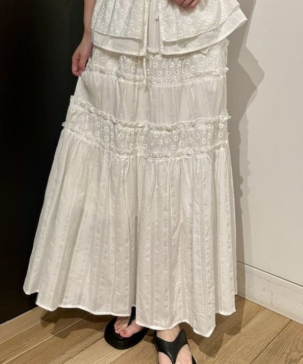 早川 萌子さんの「BEAMS WOMEN｜ラメ クロップド クルーネック Tシャツ」を使ったコーディネート