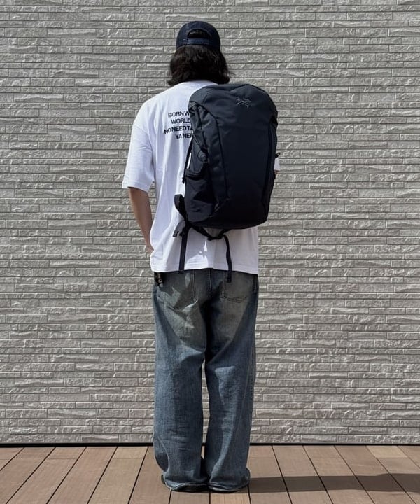 植木 竜也さんの「BEAMS WOMEN｜ARC&rsquo;TERYX / Mantis 30 Bag Pack」を使ったコーディネート