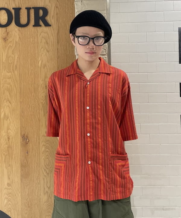 マツミヤさんの「BEAMS WOMEN｜ドビーストライプ オープンカラーシャツ」を使ったコーディネート