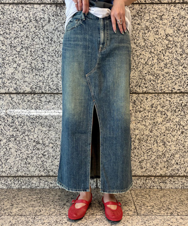 あすかさんの「BEAMS WOMEN｜【別注】RED CARD TOKYO / Cameron デニムスカート」を使ったコーディネート