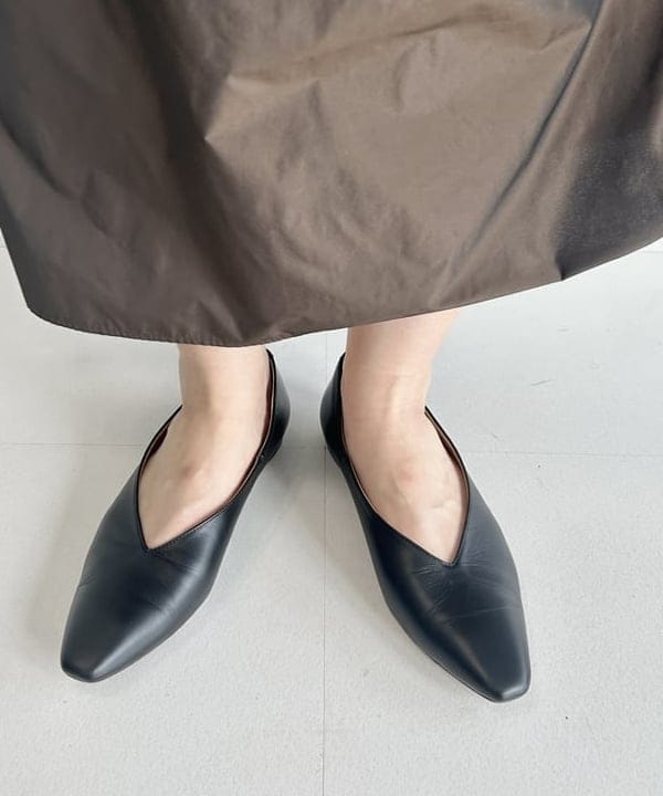 佐藤 美樹さんの「BEAMS WOMEN｜▲GIANNI NOTARO / NEW フレーム バケット バッグ」を使ったコーディネート