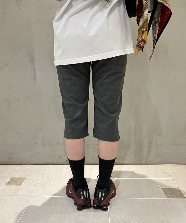 桃羽さんの「BEAMS WOMEN｜ストレッチ カプリ パンツ」を使ったコーディネート