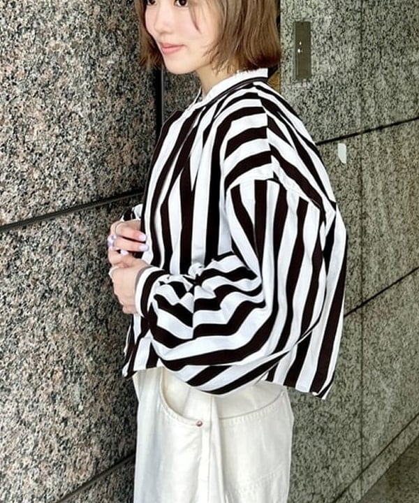 小原 もこさんの「BEAMS WOMEN｜ボーイ メッセージ ロングスリーブ Tシャツ」を使ったコーディネート