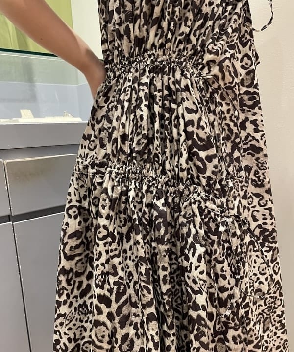 chikaさんの「BEAMS WOMEN｜GHOSPELL / Mattie Midi Dress」を使ったコーディネート