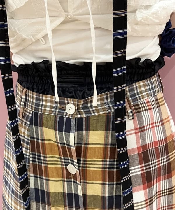 晶さんの「BEAMS WOMEN｜マドラス チェック クレイジー スカート」を使ったコーディネート