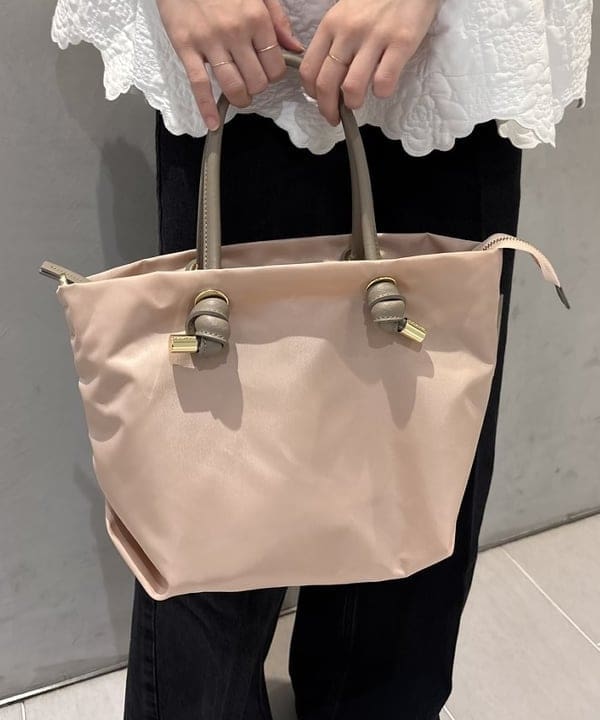 坂本 涼花さんの「BEAMS WOMEN｜VIOLAd’ORO / BIANCA ナイロン トートバッグ S」を使ったコーディネート