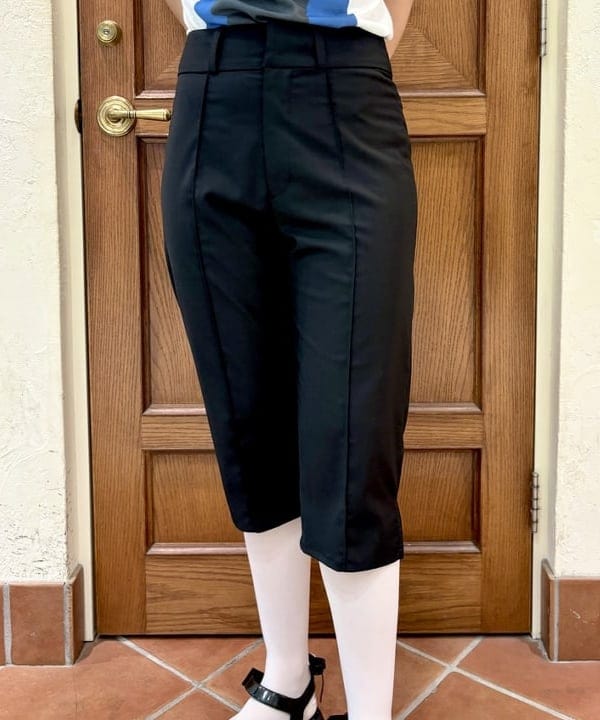 はっとりさんの「BEAMS WOMEN｜【別注】Kevin Cummins / 「Bjork」Photo T③」を使ったコーディネート