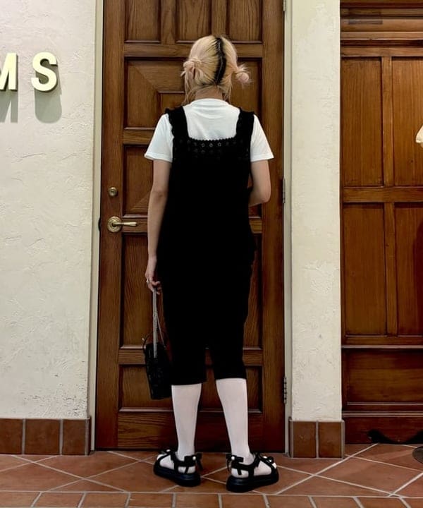 はっとりさんの「BEAMS WOMEN｜【別注】Kevin Cummins / 「Bjork」Photo T③」を使ったコーディネート