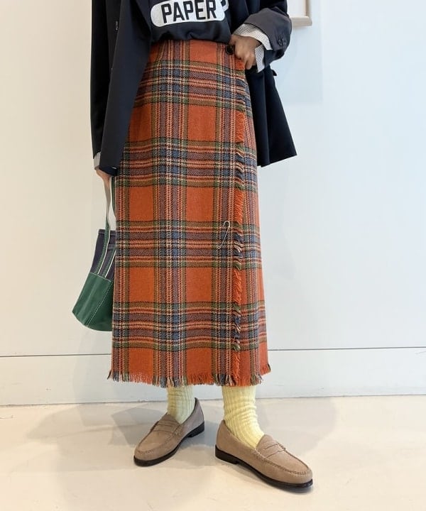 おのすさんの「BEAMS WOMEN｜ハリスツイード フリンジ スカート」を使ったコーディネート