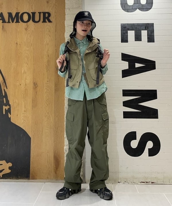 マツミヤさんの「BEAMS WOMEN｜BEAMS / ビッグ 6ポケット カーゴパンツ」を使ったコーディネート