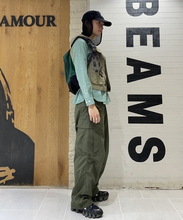 マツミヤさんの「BEAMS WOMEN｜BEAMS / ビッグ 6ポケット カーゴパンツ」を使ったコーディネート
