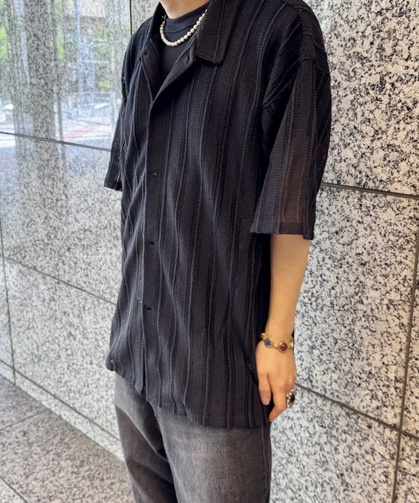 配島 孝明さんの「BEAMS WOMEN｜メッシュ オープンカラーシャツ」を使ったコーディネート