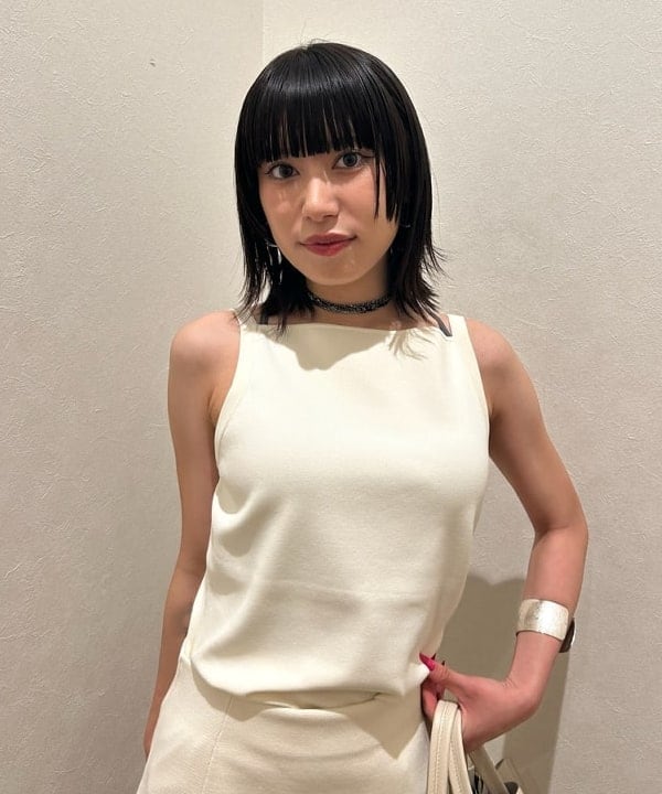 大槻 まひろさんの「BEAMS WOMEN｜シンプル タイト ニットスカート .M」を使ったコーディネート