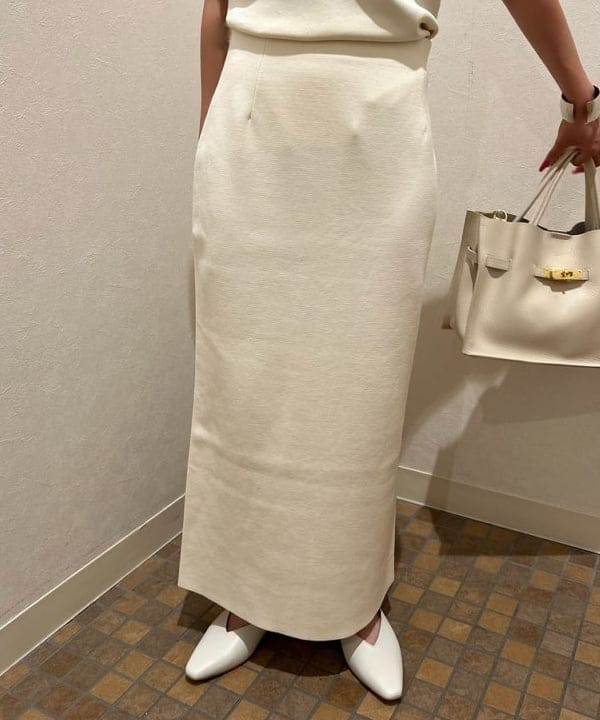 大槻 まひろさんの「BEAMS WOMEN｜シンプル タイト ニットスカート .M」を使ったコーディネート