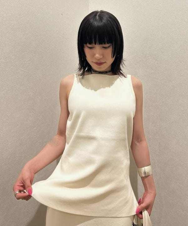 大槻 まひろさんの「BEAMS WOMEN｜シンプル タイト ニットスカート .M」を使ったコーディネート