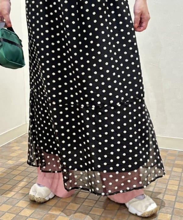 YABUさんの「BEAMS WOMEN｜フラワー 刺繍 キャミ ワンピース」を使ったコーディネート