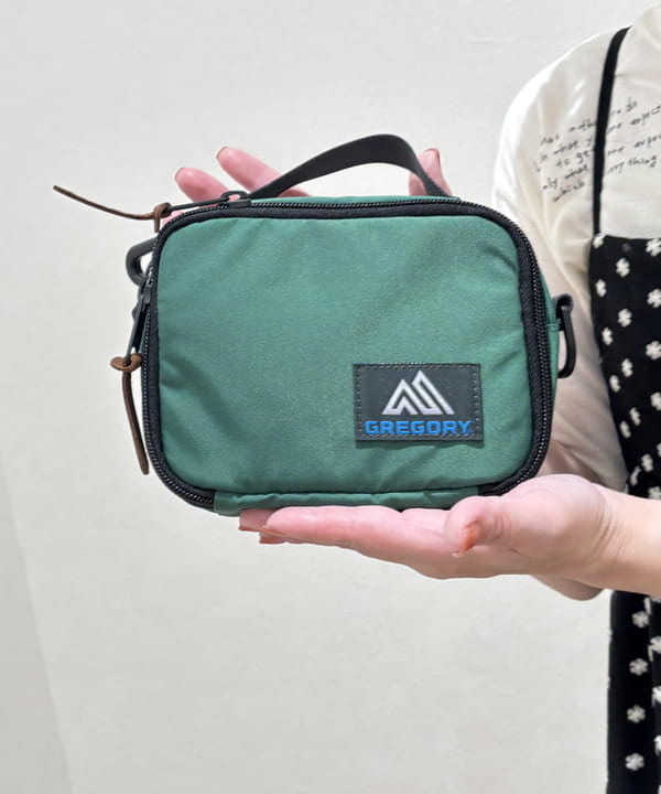 YABUさんの「BEAMS WOMEN｜フラワー 刺繍 キャミ ワンピース」を使ったコーディネート