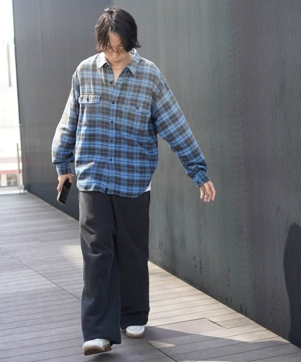 SUDOさんの「BEAMS WOMEN｜ワイドフィット フェード チェックシャツ」を使ったコーディネート