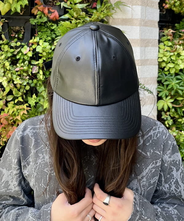 こたろうさんの「BEAMS WOMEN｜スプラッシュ ジャカード ロングスリーブ Tシャツ」を使ったコーディネート