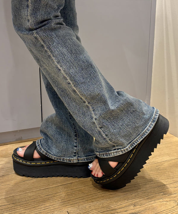 オカベ　アヤカさんの「BEAMS WOMEN｜■FRED PERRY / TAPED RINGER T-SHIRT」を使ったコーディネート