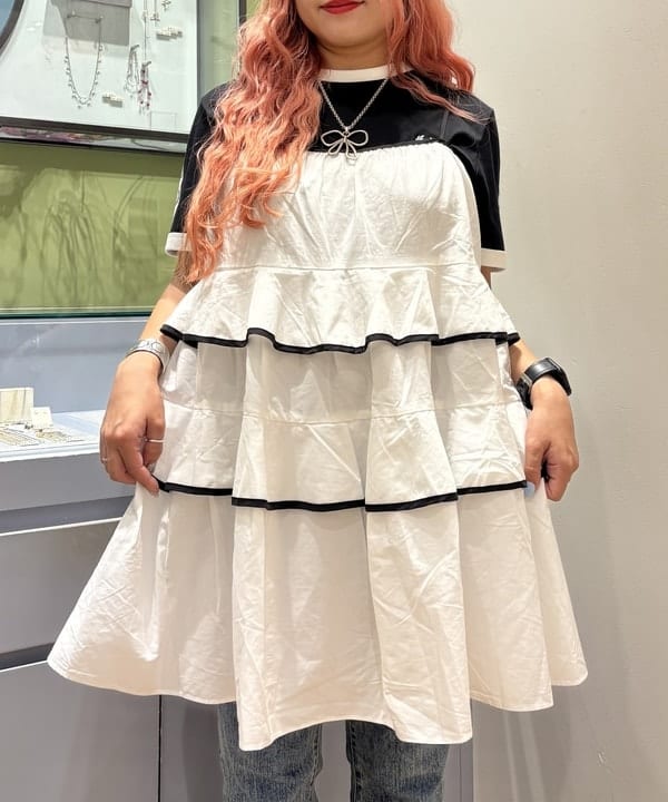 オカベ　アヤカさんの「BEAMS WOMEN｜■FRED PERRY / TAPED RINGER T-SHIRT」を使ったコーディネート