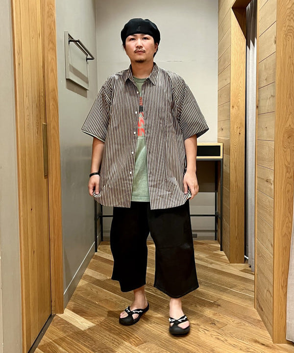 新里 京介さんの「BEAMS WOMEN｜【別注】KANGOL / TROPIC GALAXY ベントエアー」を使ったコーディネート