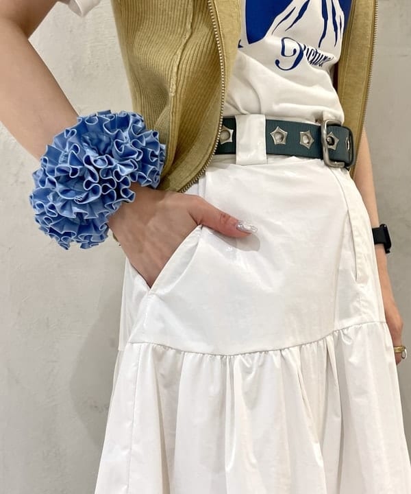 カタヤマ アヤさんの「BEAMS WOMEN｜フーディー ジップ ベスト」を使ったコーディネート