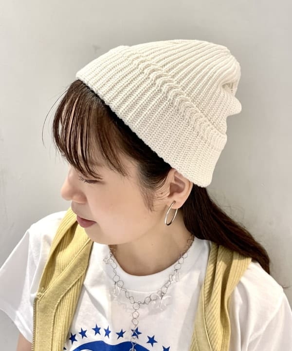 カタヤマ アヤさんの「BEAMS WOMEN｜フーディー ジップ ベスト」を使ったコーディネート