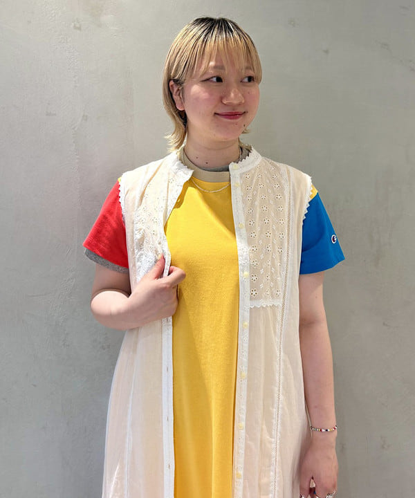 スミレさんの「BEAMS WOMEN｜【別注】Champion / ショートスリーブ Aライン ドレス」を使ったコーディネート