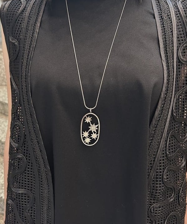 大槻 まひろさんの「BEAMS WOMEN｜RBS / テープ 刺繍 ジレ」を使ったコーディネート