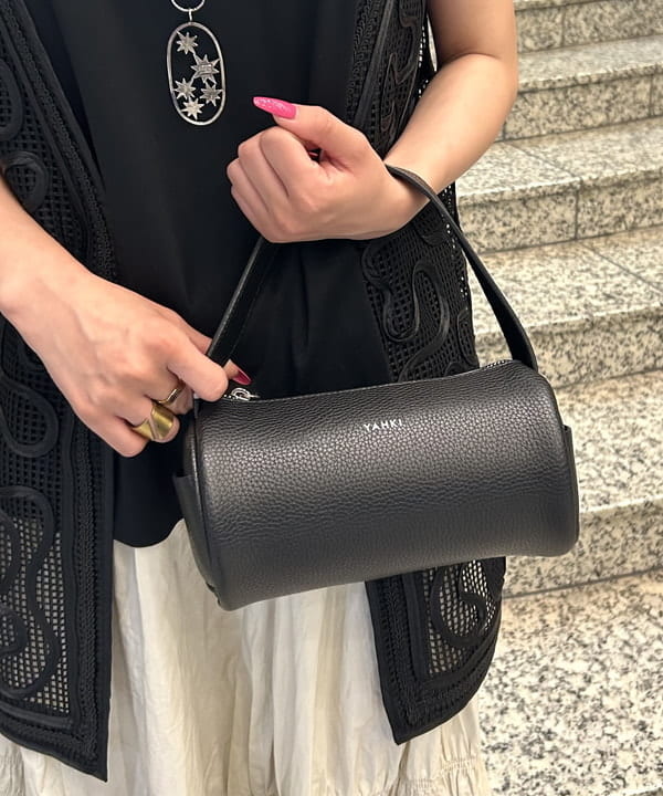 大槻 まひろさんの「BEAMS WOMEN｜RBS / テープ 刺繍 ジレ」を使ったコーディネート