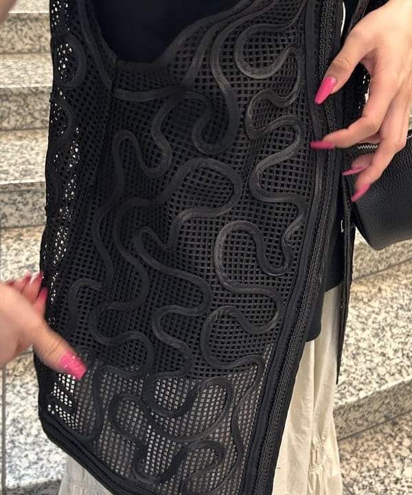 大槻 まひろさんの「BEAMS WOMEN｜RBS / テープ 刺繍 ジレ」を使ったコーディネート