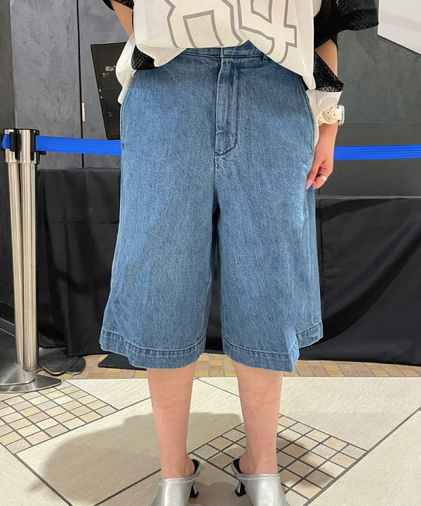まゆちゃんさんの「BEAMS WOMEN｜FARAH / No Tuck Wide Shorts」を使ったコーディネート