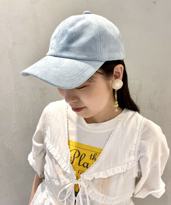 カタヤマ アヤさんの「BEAMS WOMEN｜スエード調 キャップ」を使ったコーディネート